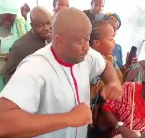Video Of Desmond Elliott Dancing After Securing APC Ticket For The Third Time To Represent Surulere Constituency 1 At The Lagos State House Of Assembly, Video Of Desmond Elli*tt Dancing After Securing APC Ticket For The Third Time To Represent Surulere Constituency 1 At The Lagos State House Of Assembly, INFINITY LOADED